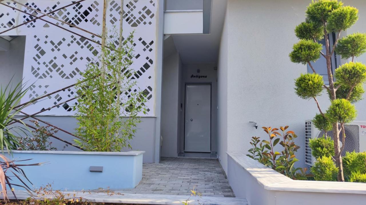 Antigona Nikiti Apartment ภายนอก รูปภาพ